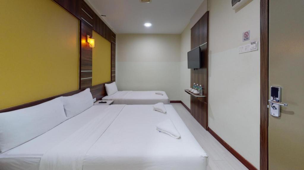 Golden Night Hotel Субанг-Джая Экстерьер фото