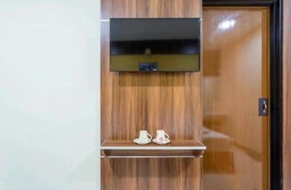 Golden Night Hotel Субанг-Джая Экстерьер фото