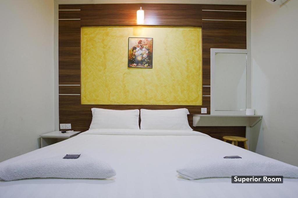 Golden Night Hotel Субанг-Джая Экстерьер фото
