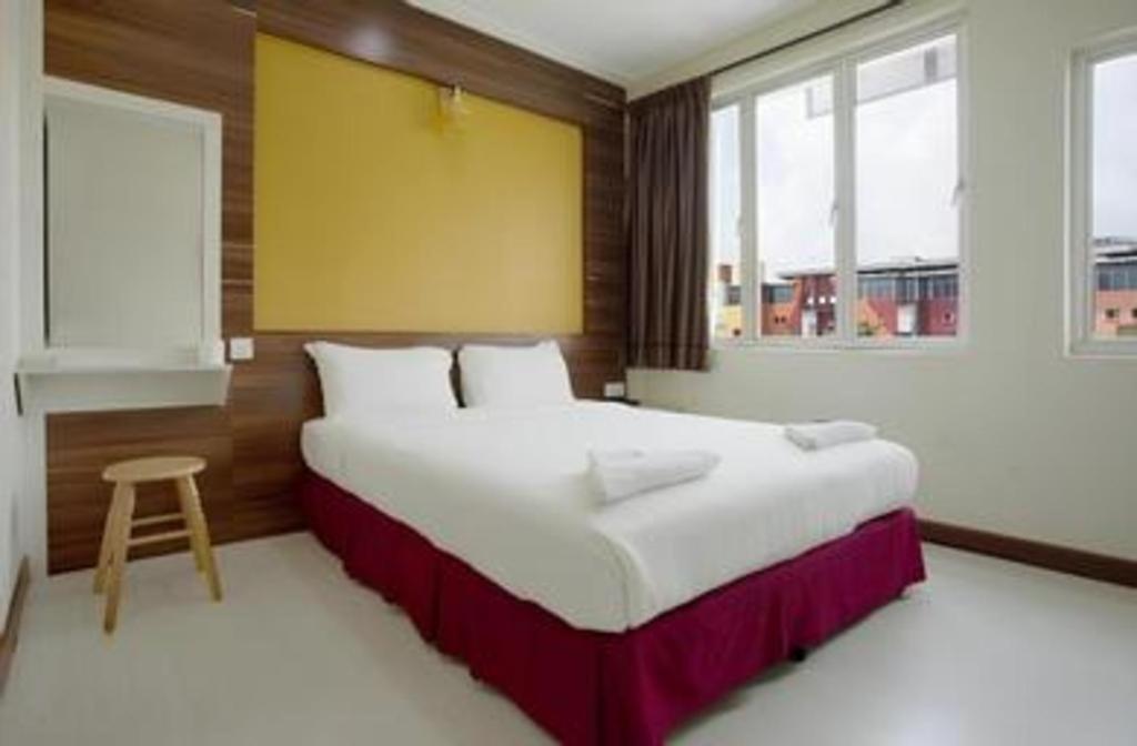 Golden Night Hotel Субанг-Джая Экстерьер фото