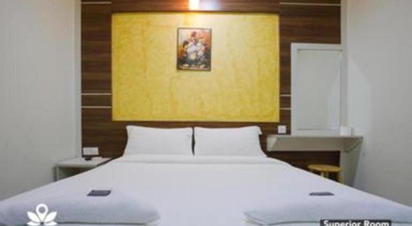 Golden Night Hotel Субанг-Джая Экстерьер фото