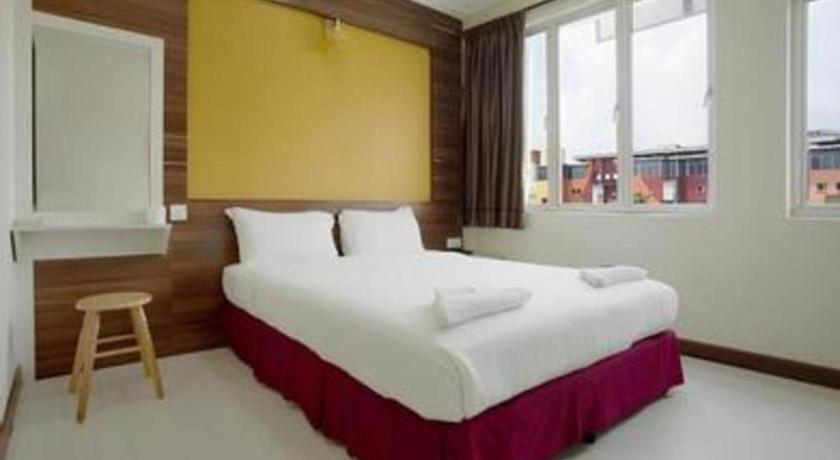 Golden Night Hotel Субанг-Джая Экстерьер фото
