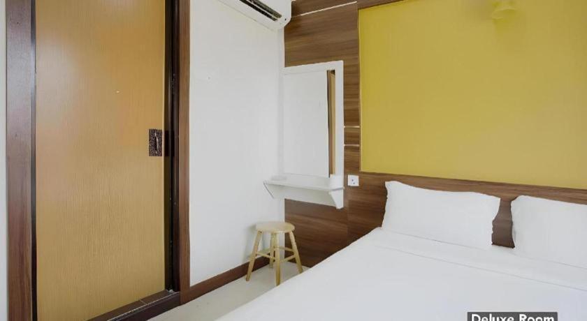 Golden Night Hotel Субанг-Джая Экстерьер фото