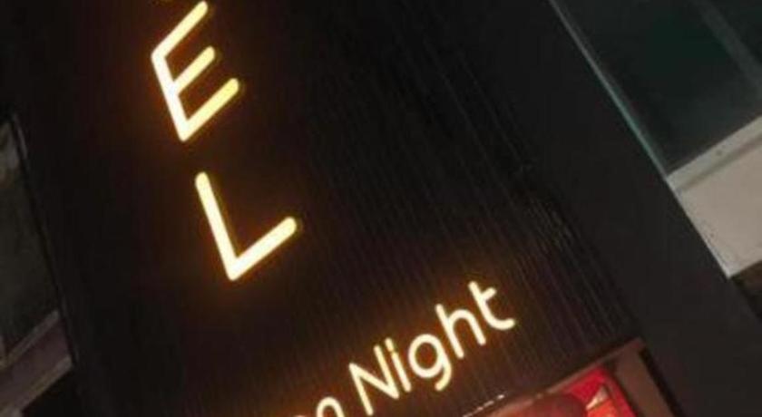 Golden Night Hotel Субанг-Джая Экстерьер фото