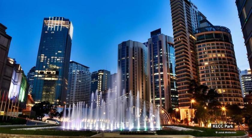 Golden Night Hotel Субанг-Джая Экстерьер фото