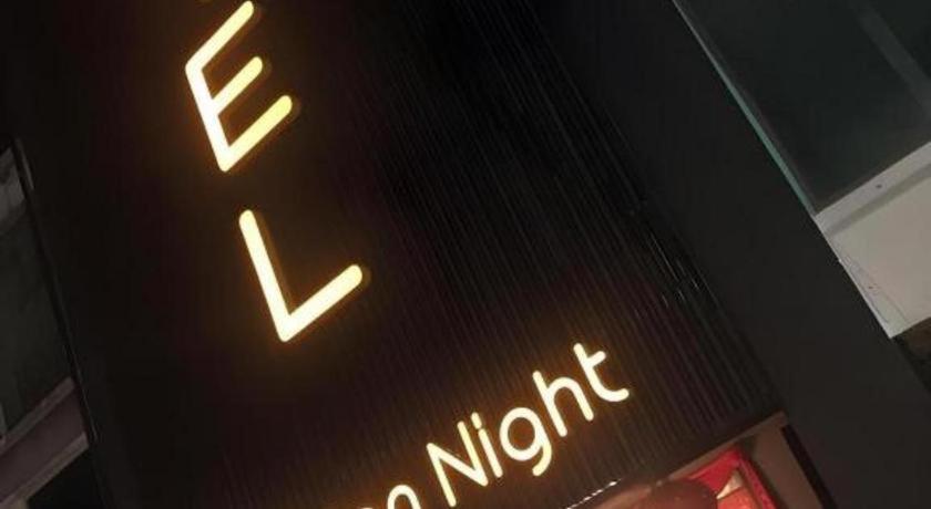 Golden Night Hotel Субанг-Джая Экстерьер фото