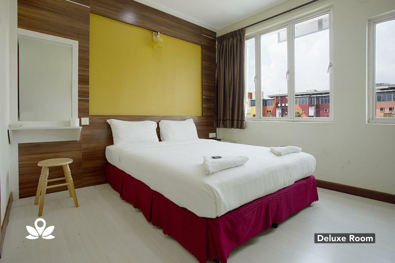 Golden Night Hotel Субанг-Джая Экстерьер фото